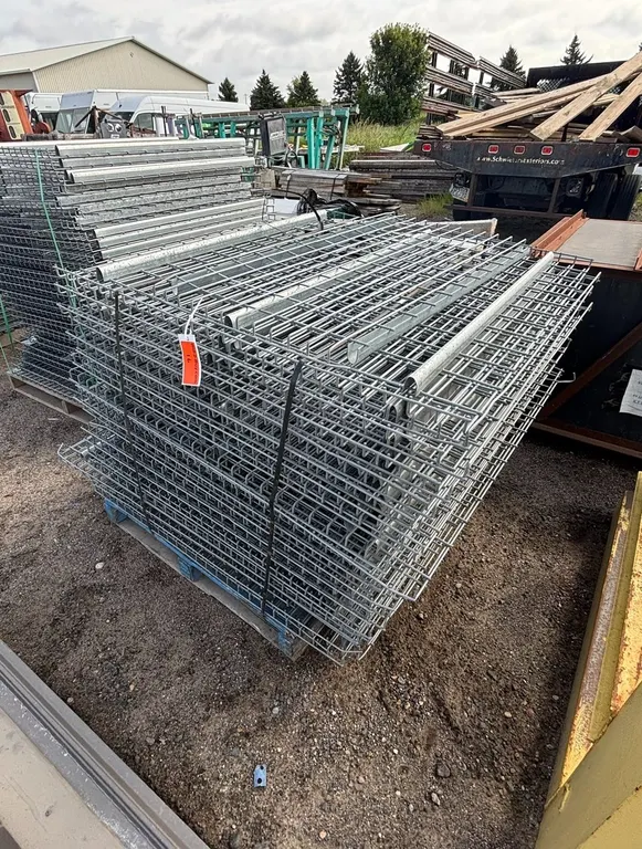 Approx. (36) 4' x 4' Pallet Rack Drop-in Grates