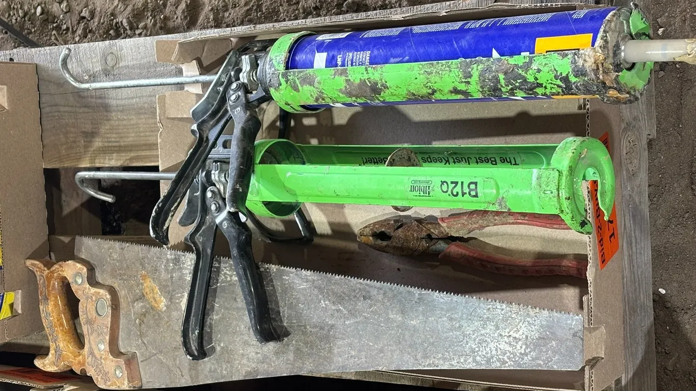 (2) Caulking Guns & Hacksaw