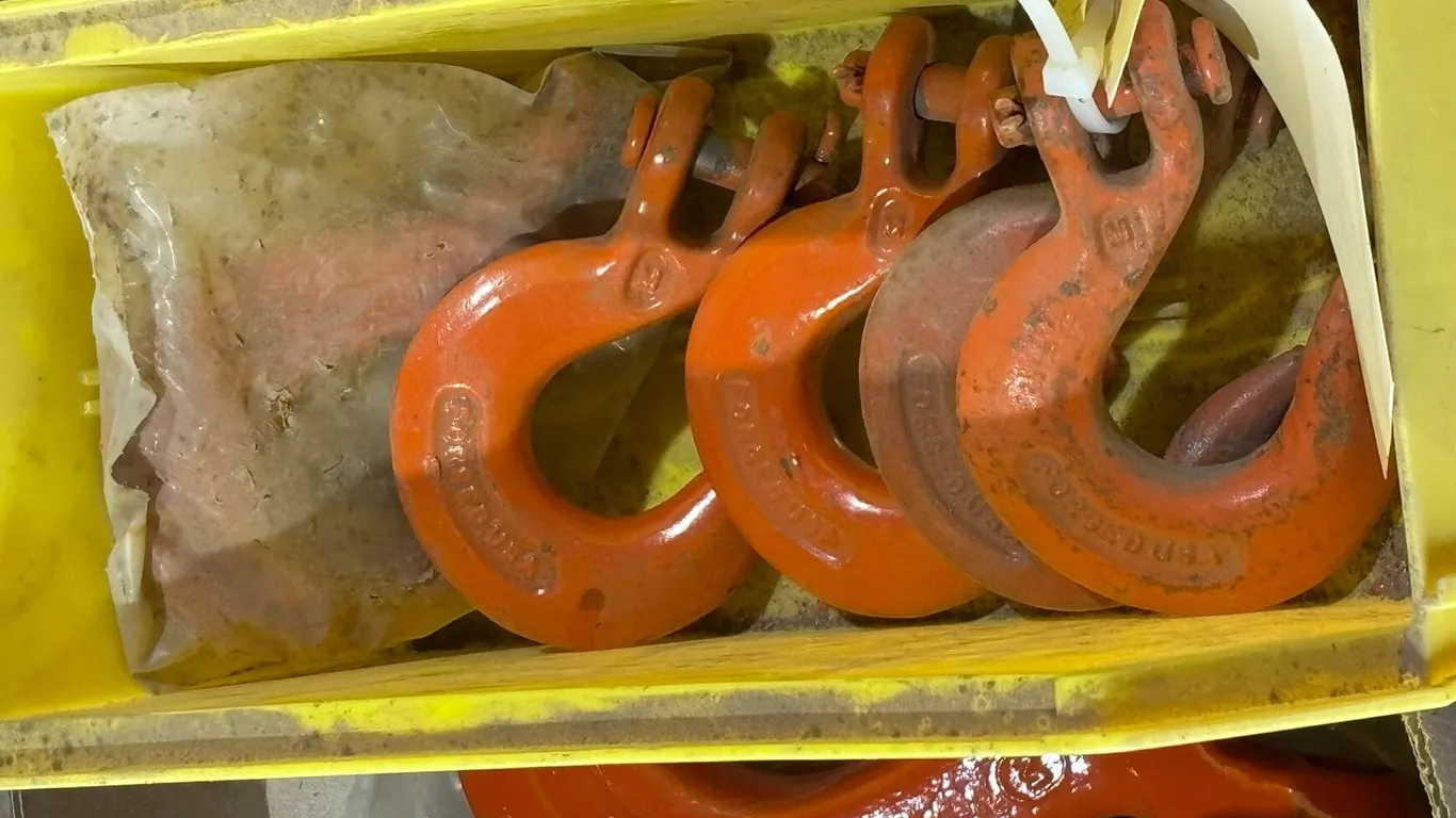 (5) Hooks