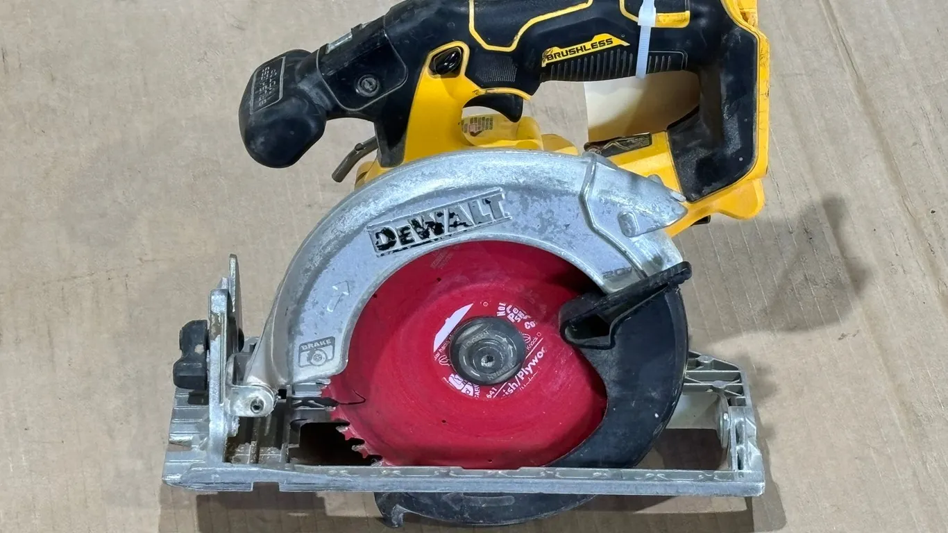 DeWalt Cordless 6-1/2" Circular Saw
