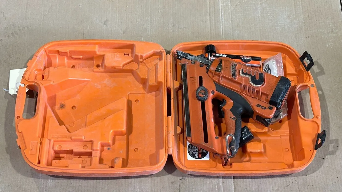 Paslode Cordless Framing Nailer with Battery, Charger, and Case