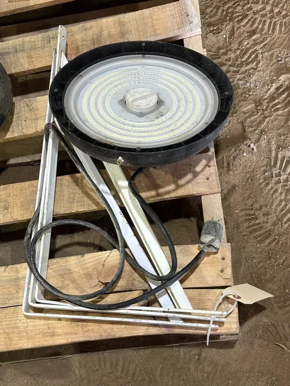 (2) Hanger Brackets and LED Light