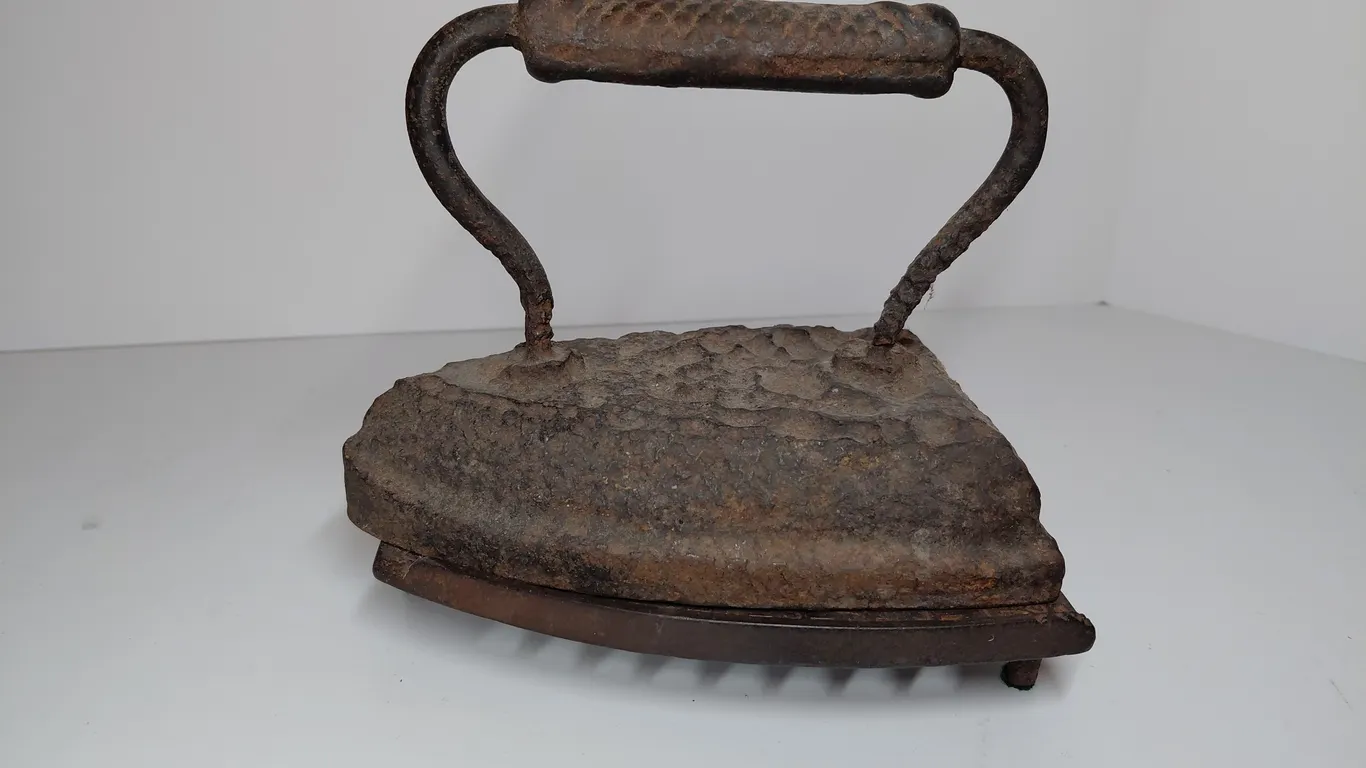 Vintage Sad Iron With Trivet