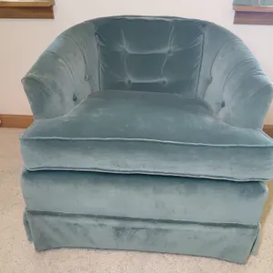 Pedestal Drum Chair