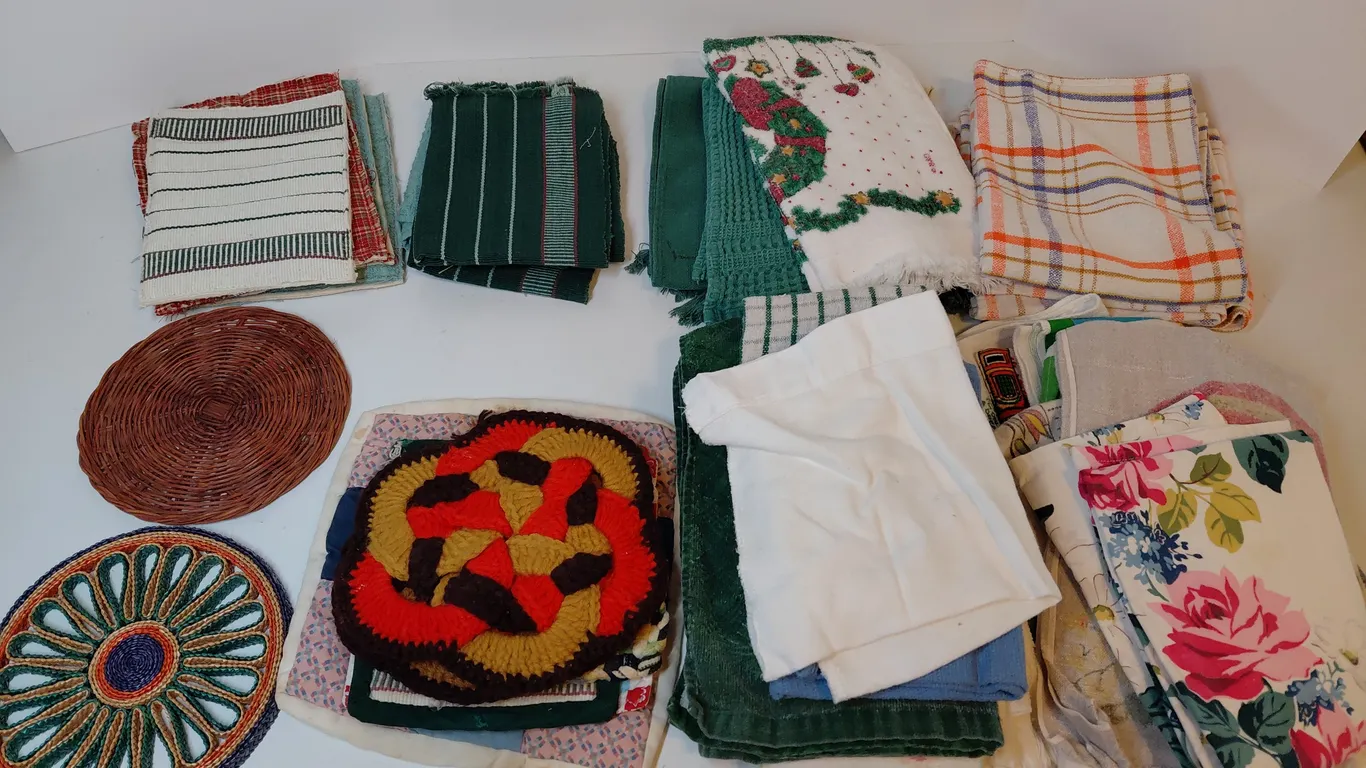 Hot Pads, Pot Holders, And Kitchen Towels