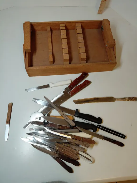 Knives, Peeler, Pizza Cutter, Rack