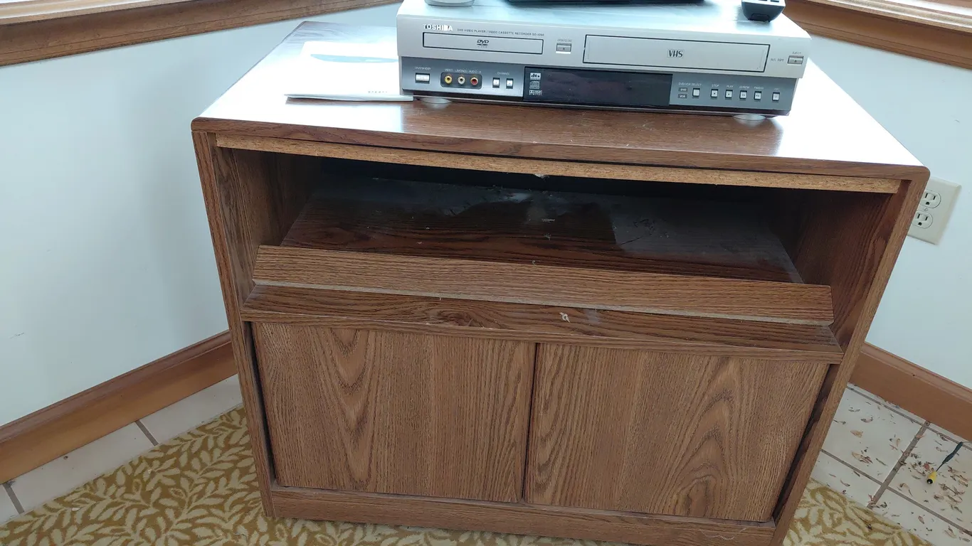 DVD/VHS Player, DVD Player, TV Stand
