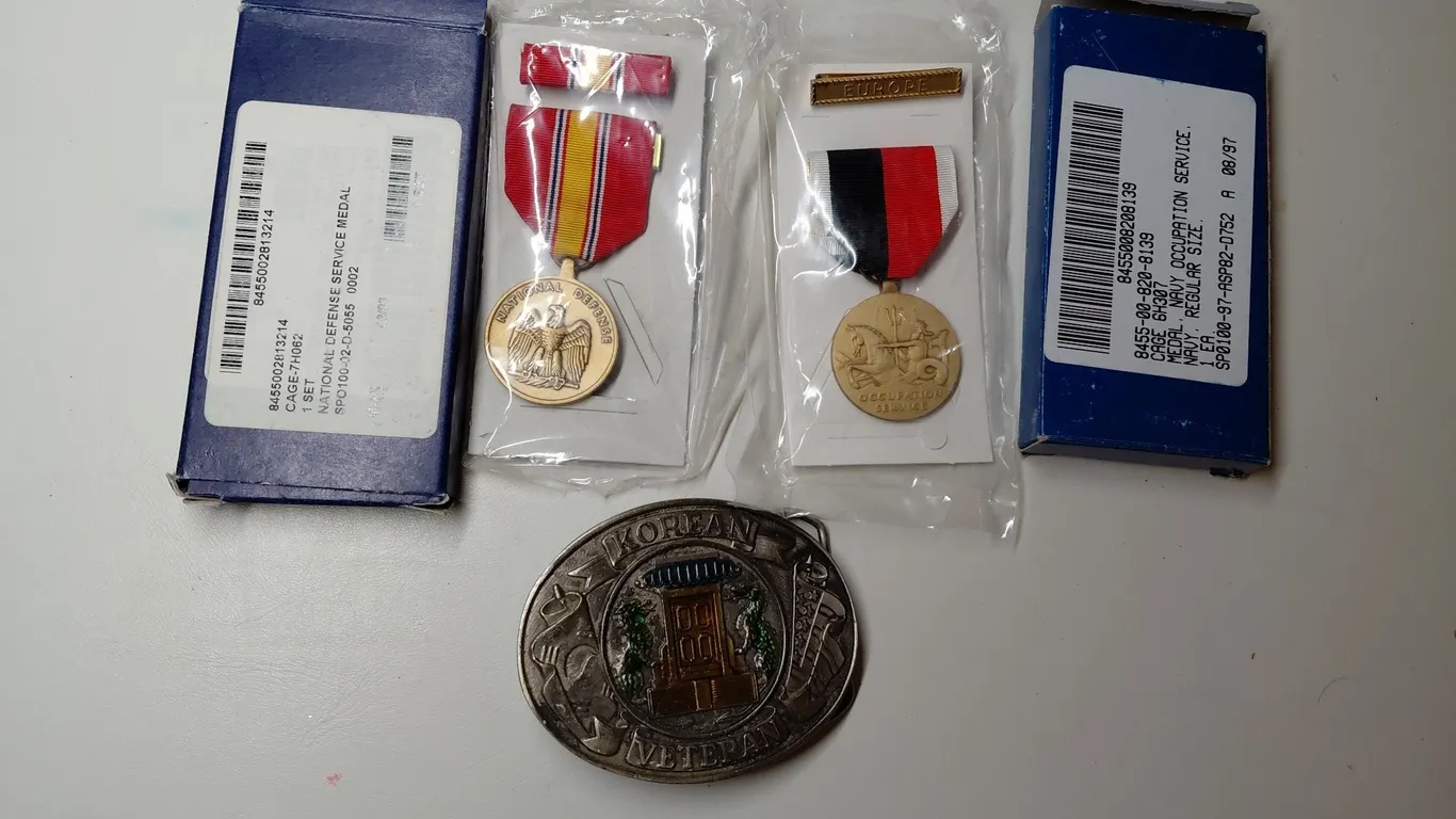 Korean War Belt Buckle, Military Medals And Ribbon