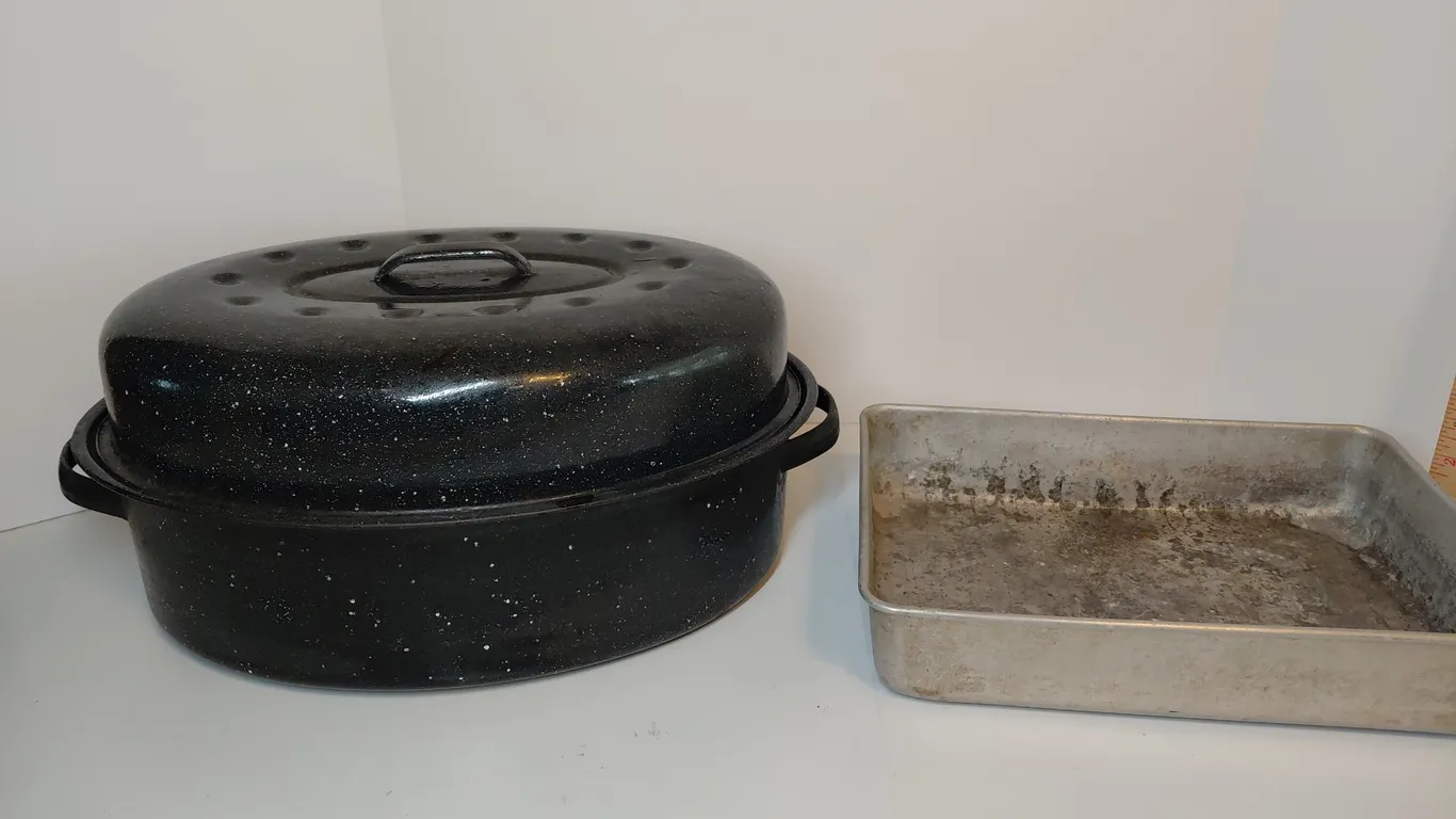 Roaster And Sheet Cake Pan