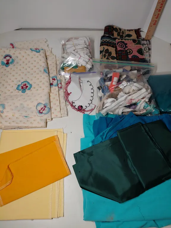 Collars, Fabric, And Zippers