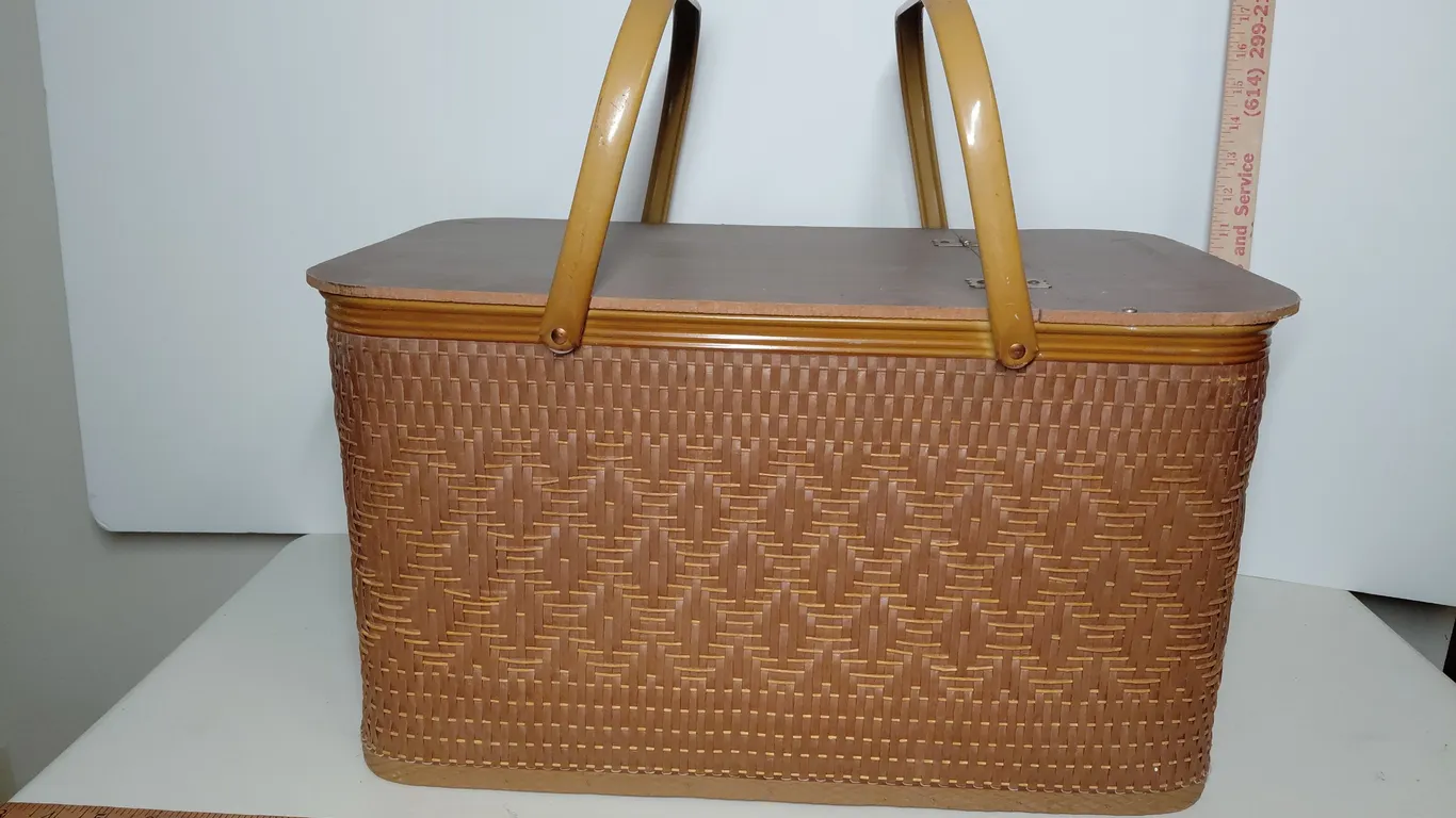 Vintage Wicker Picnic Basket
