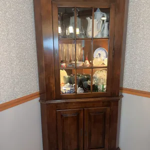 Gorgeous cherry corner cabinet – Amish?