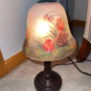 Dale Tiffany style Rose lamp
