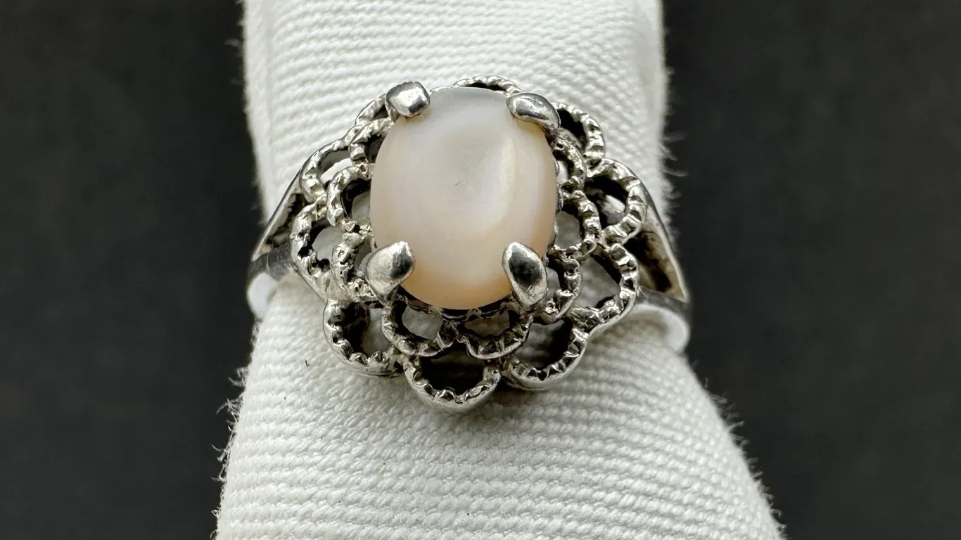 Sterling Oval Filigree Surround Opal Gemstone (2.3 gm) Ring Sz 7