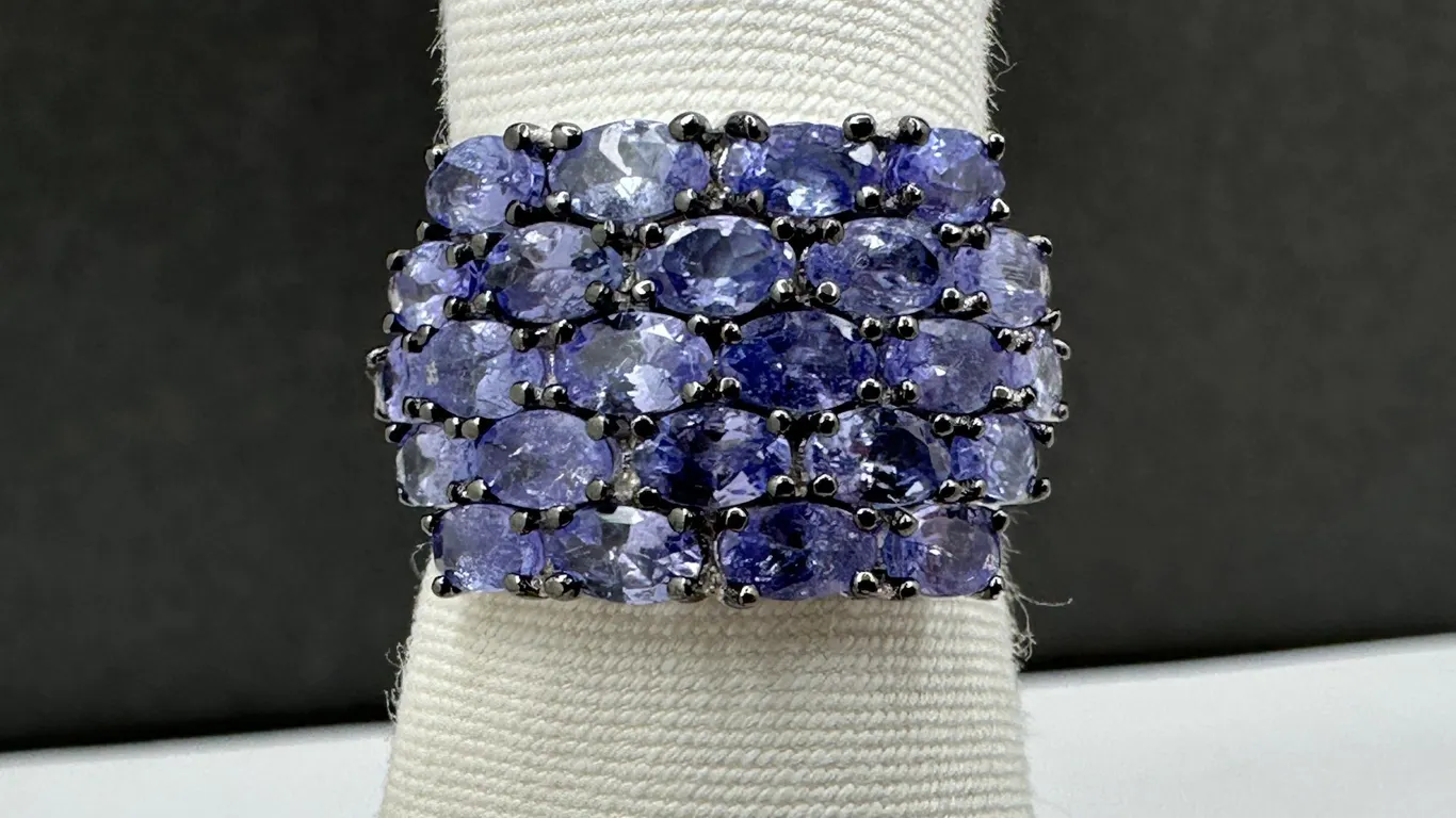 Tanzanite Gemstone Cluster Sterling Silver 925 (7 gms) Costume Ring Sz 8