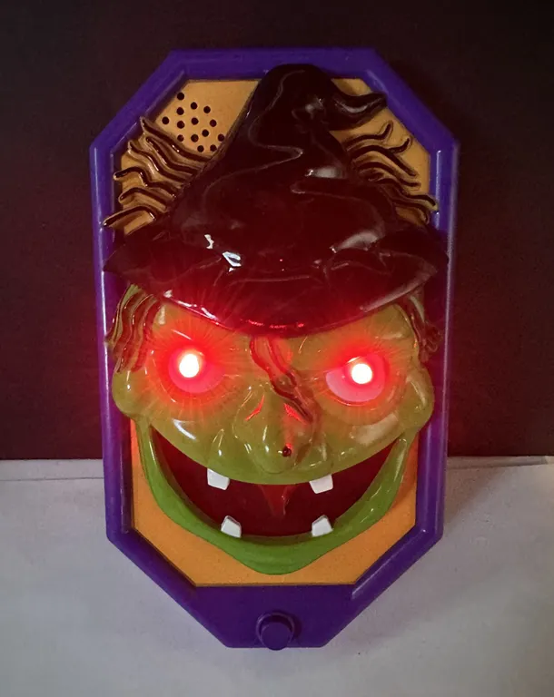 Gemmy Animated Green Witch Light Up Sounds Doorbell Halloween Decor