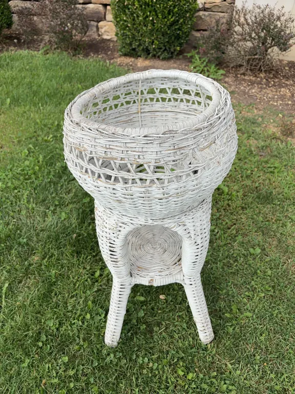 White Wicker Round Plant Stand