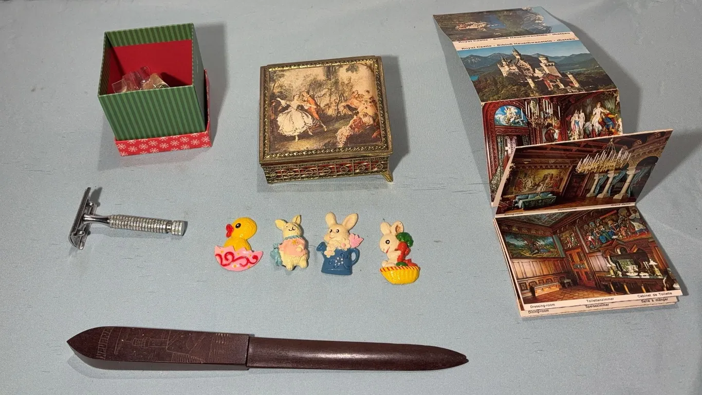 Assorted Miscellaneous Collectible Lot