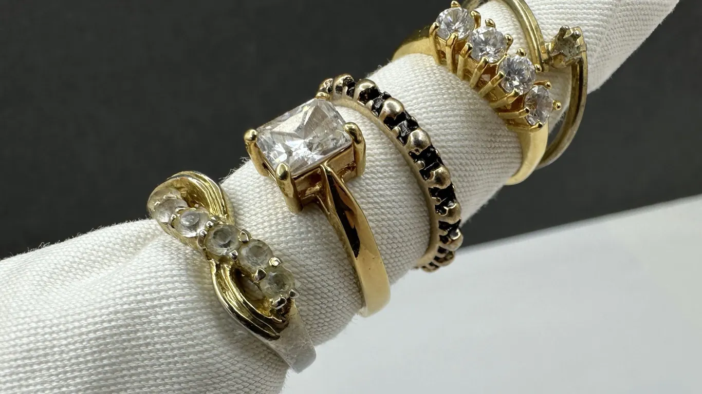 Costume Jewelry Silver & Gold Tone Ring Lot Sz 7
