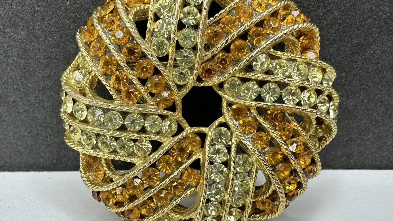 Weiss Orange Amber Crystal Rhinestone Gold Tone Love Knot Pin Brooch