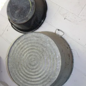 Metal Wash Tub & Enameled Basin