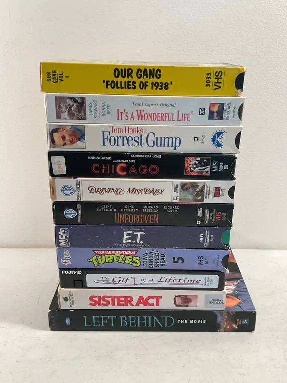 Assorted VHS Movie Collection – Classics, Family & Drama