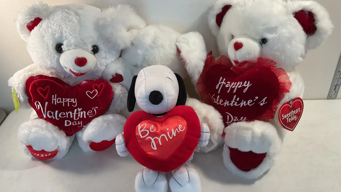 Valentine’s Day Plush Lot – Snoopy & Teddy Bears – 4 Pieces