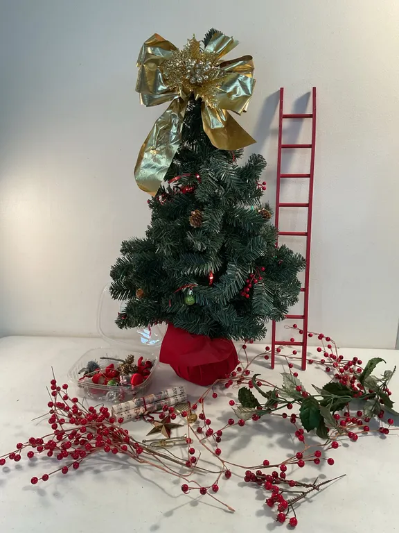Christmas Tree & Holiday Decorating Collection