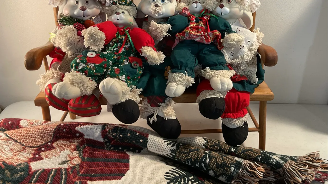 Vintage House of Lloyd Christmas Around the World Bunny Dolls, Bench & Tapestry Throw