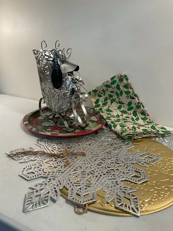 Christmas Sleigh, Holly Tray, Snowflakes & Holiday Table Décor