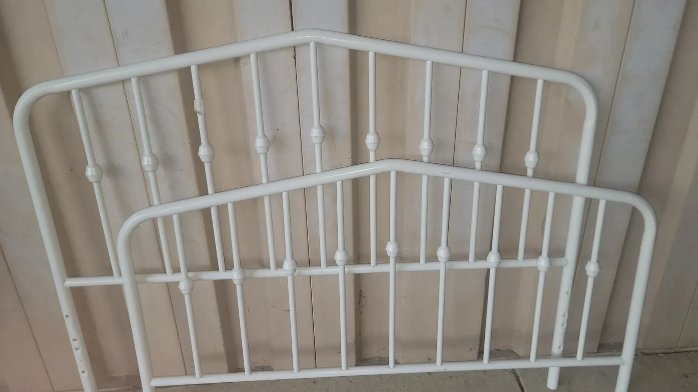 Metal Full Size Headboard & Footboard 55" Wide