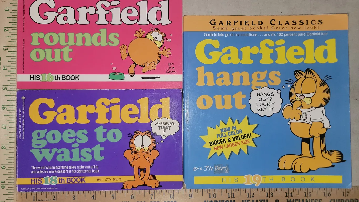 Jim Davis Comic Books-1988 #16 Garfield Rounds Out, 1990 #18 Garfield Goes To Waist, & 2009 #19 Garf