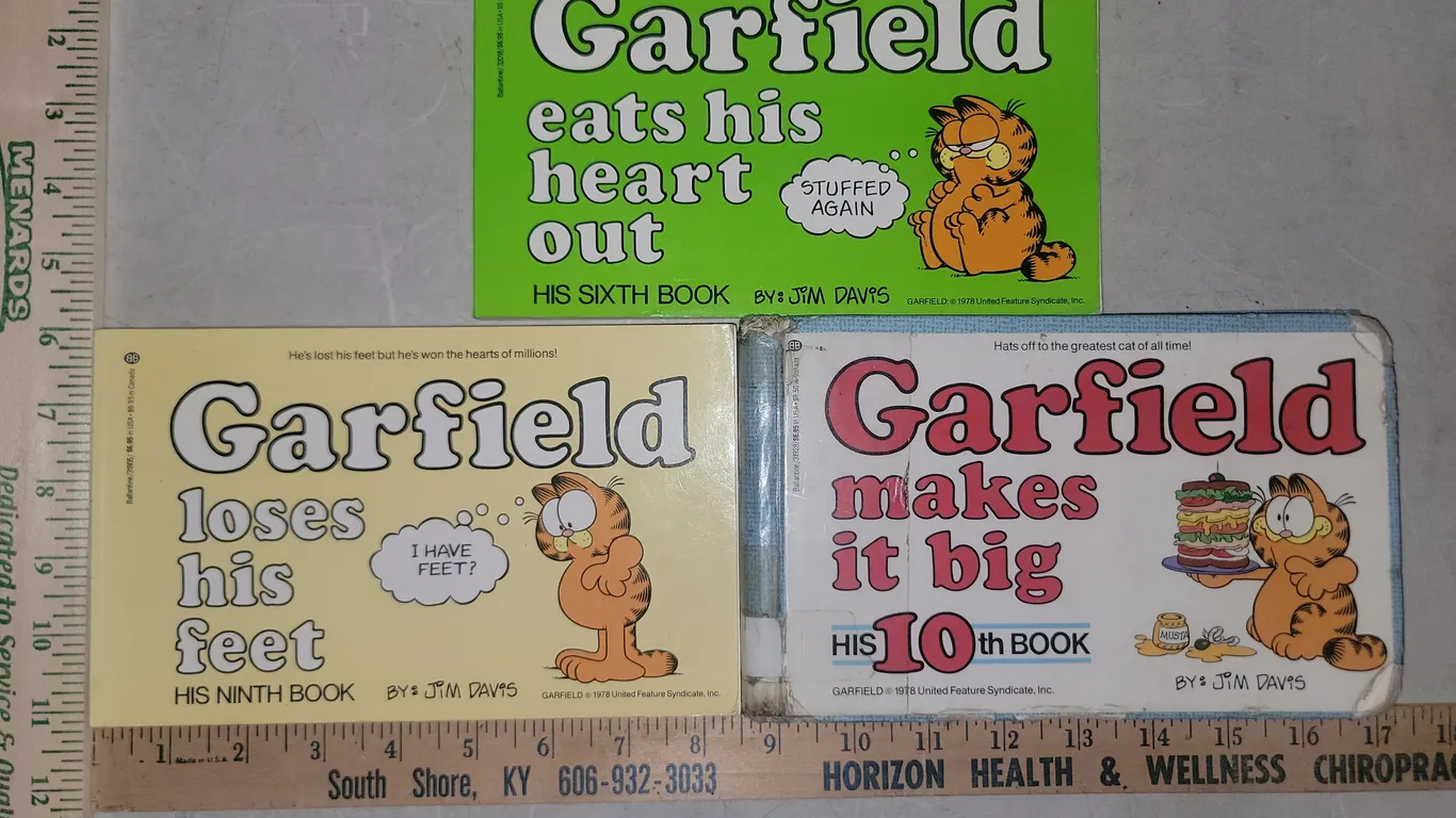 1983 Jim Davis Comic Books-#6 Garfield Eats His Heart Out, #9 Garfield Loses His Feet, & Garfield Ma