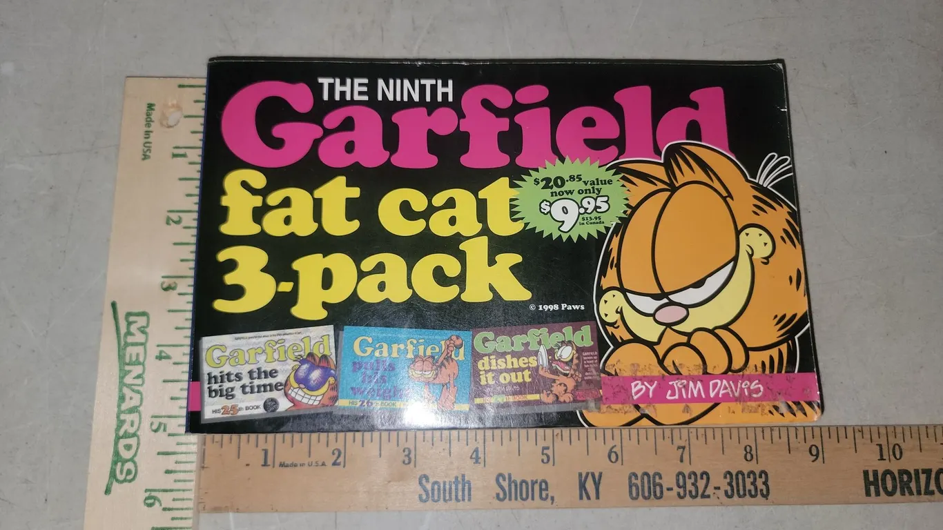 1998 Jim Davis Comic Book The 9th Garfield Fat Cat 3 Pk Paperback Book
