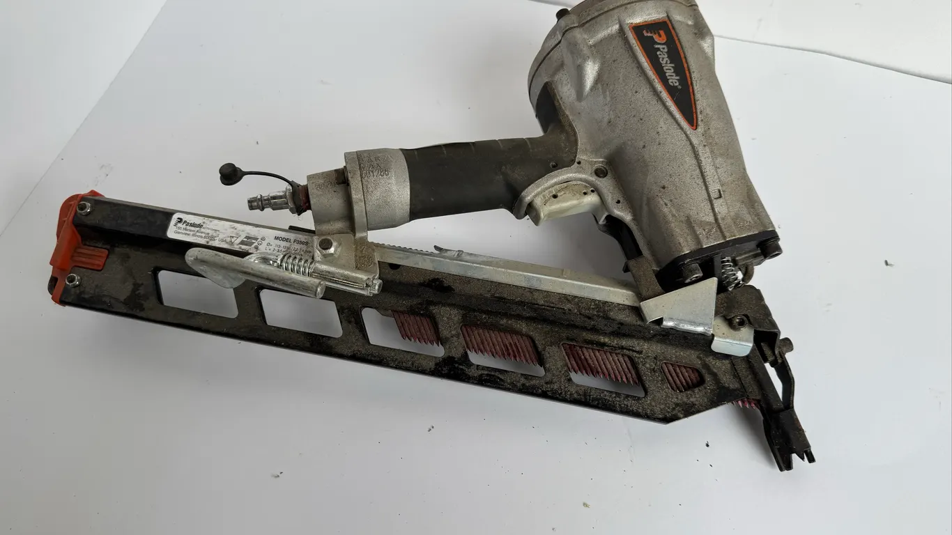 Nail gun