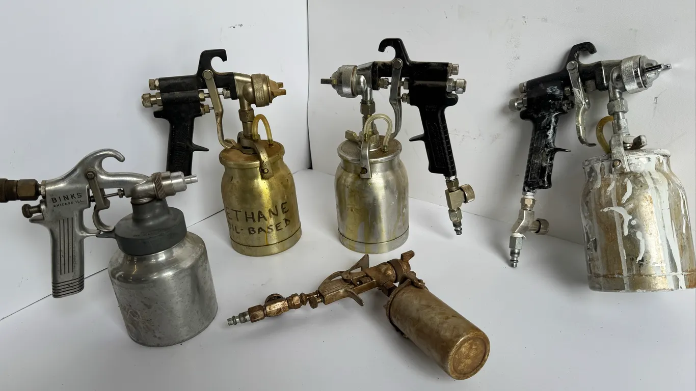 Spray guns