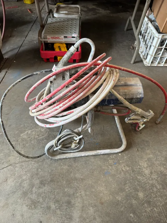 Airless point sprayer
