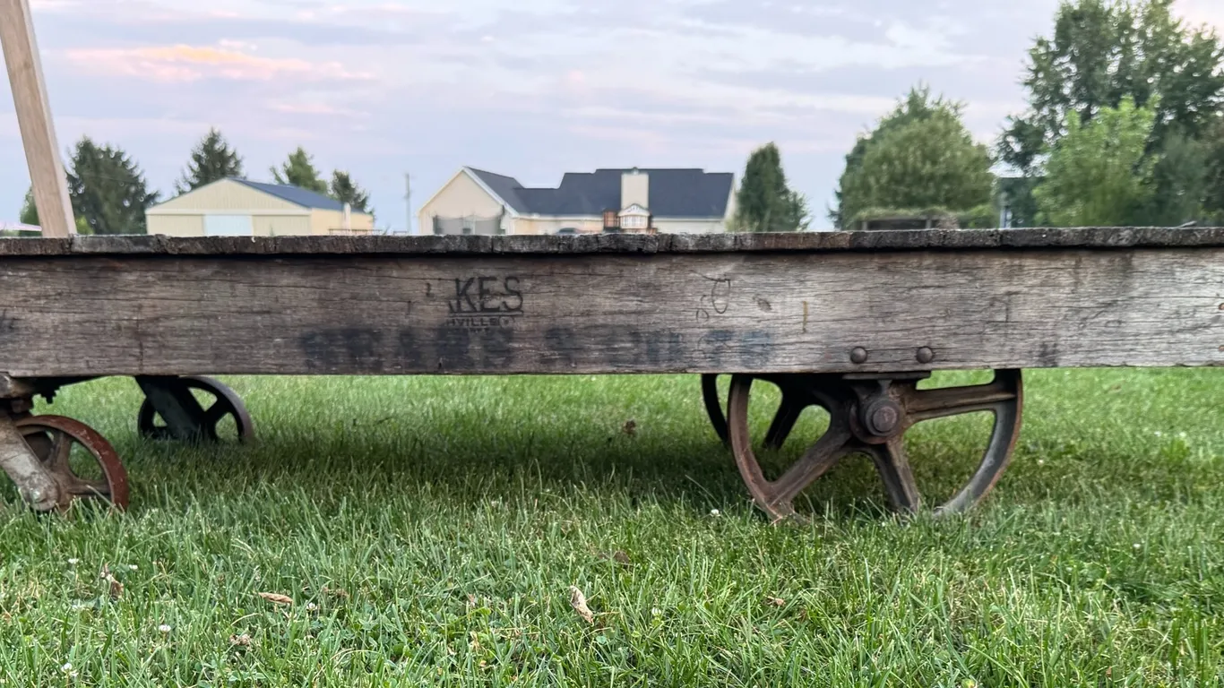 Rail road cart