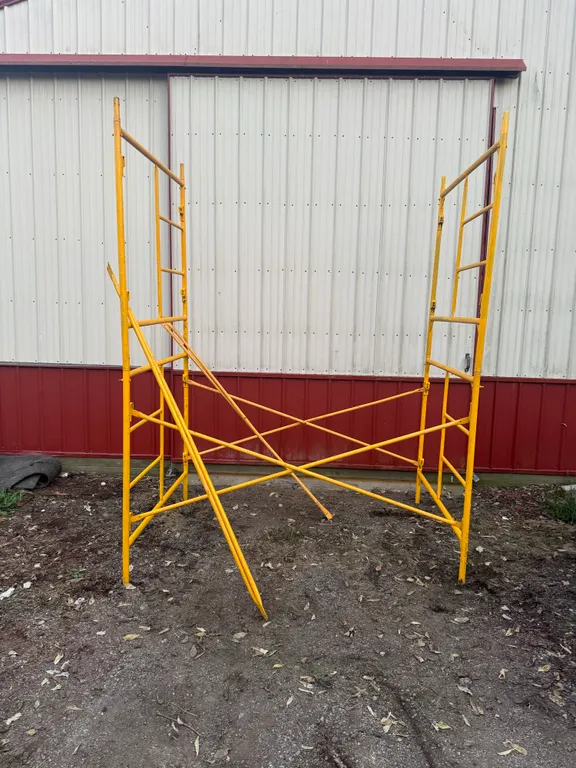 Ladder frame scaffolding 