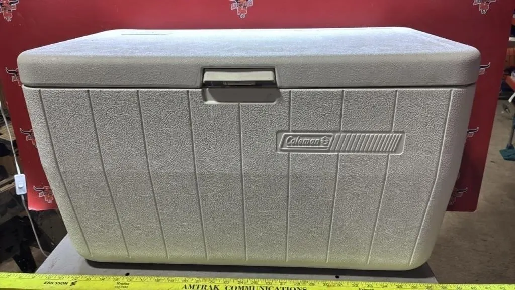 Coleman Cooler 27�Wx15�Dx16�H