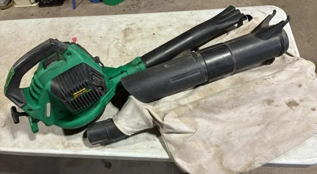 Weed Eater Blower Vac. Loose & Turns Over.