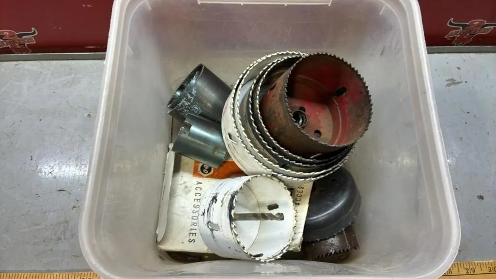 Bucket o� Hole Saws.