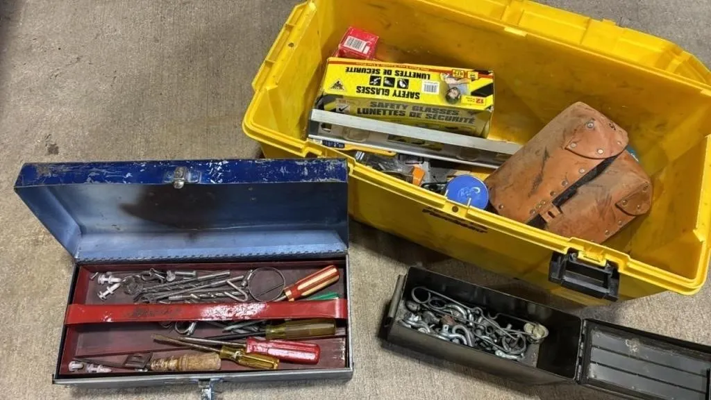 Metal Toolbox & Contents, Plastic Toolbox &