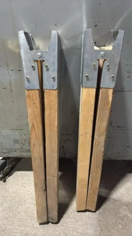 Sawhorse Legs.