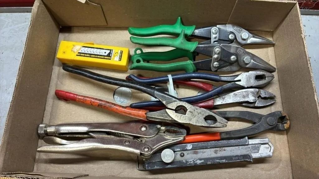 Snips, Pliers, Blades & More