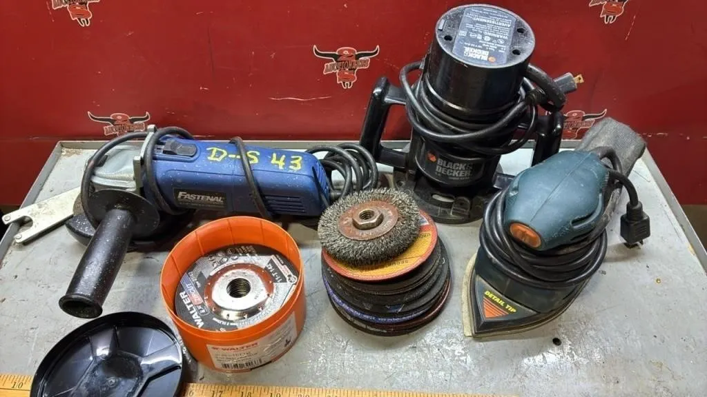 Router, Palm Sander & Angle Grinder w/Discs.