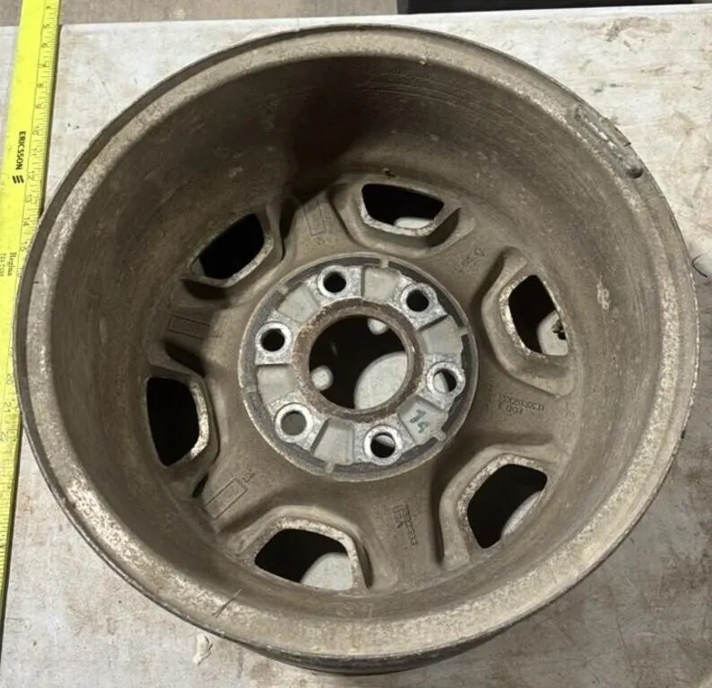 2002 GMC 16� Rim.