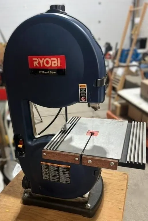 Ryobi 9" Bandsaw on Wooden Stand