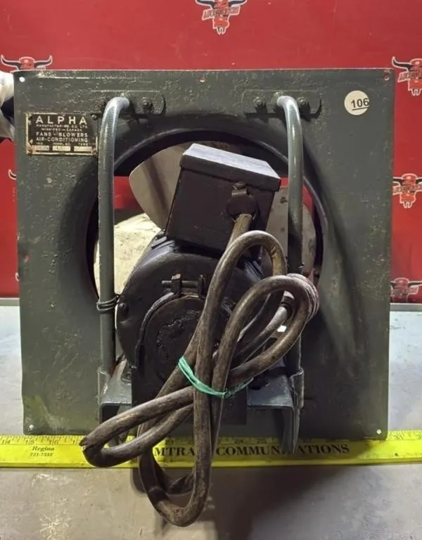 Big Old Exhaust Fan. 14�Wx14�H. Working.
