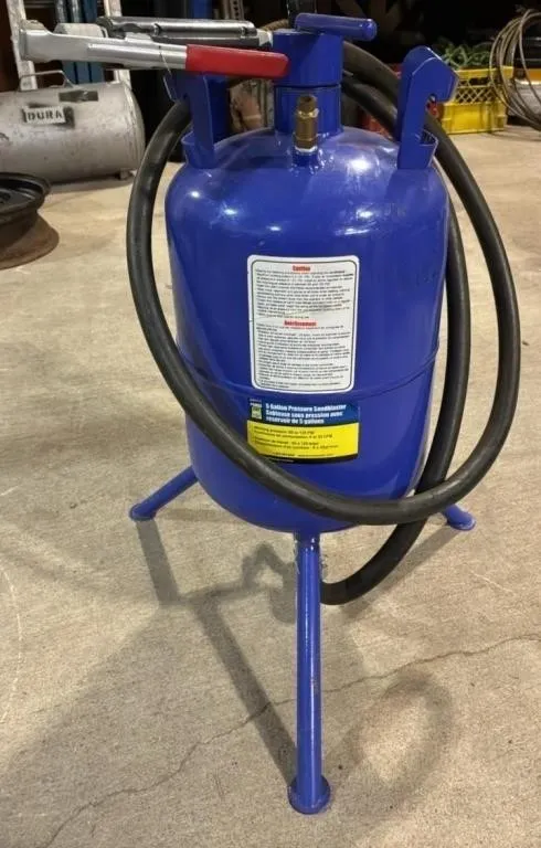 Power Fist 5 Gal Pressure Sandblaster.